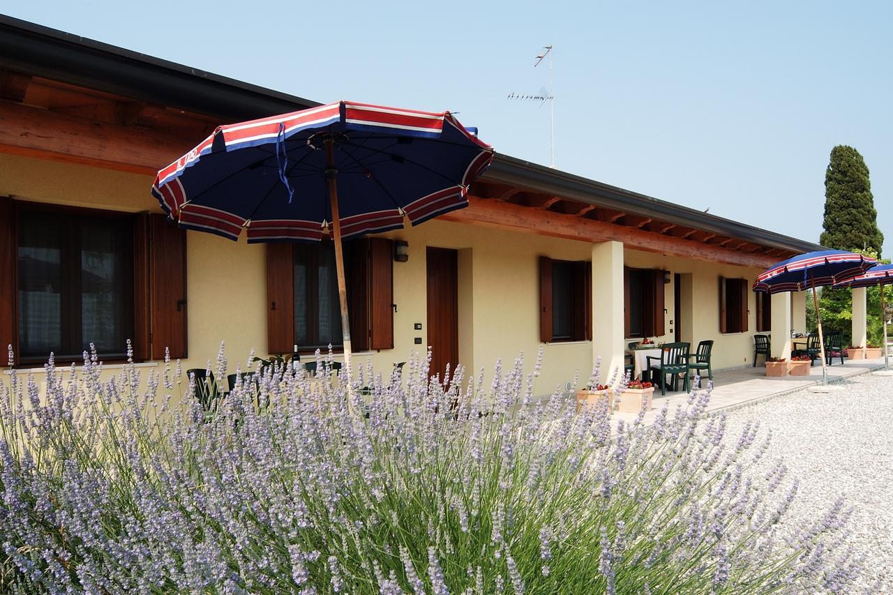 Agriturismo Tenuta Regina - Glamping Luxury Lodges And Apartments Palazzolo dello Stella Exterior photo
