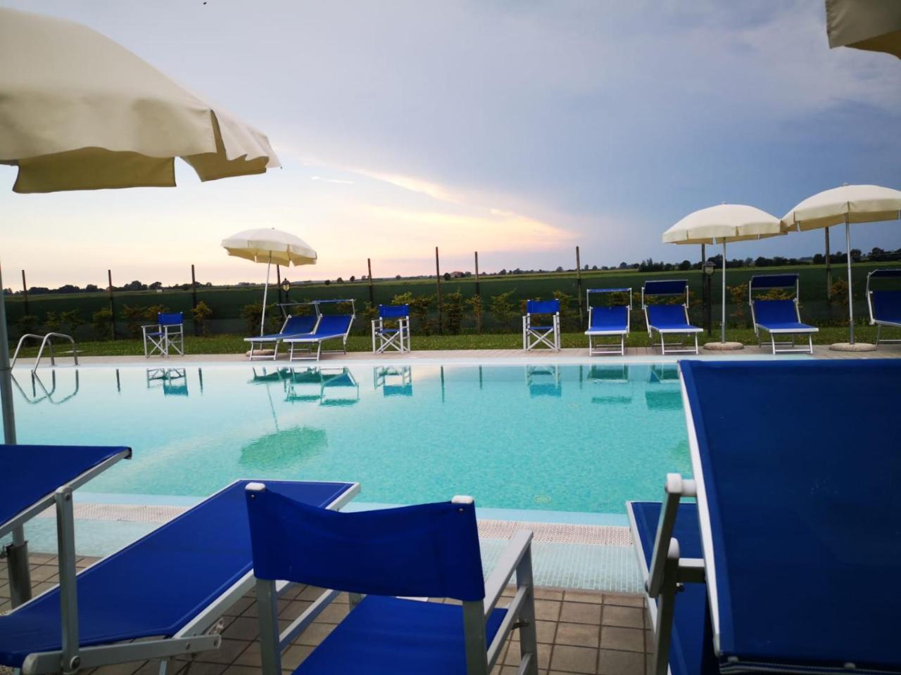 Agriturismo Tenuta Regina - Glamping Luxury Lodges And Apartments Palazzolo dello Stella Exterior photo