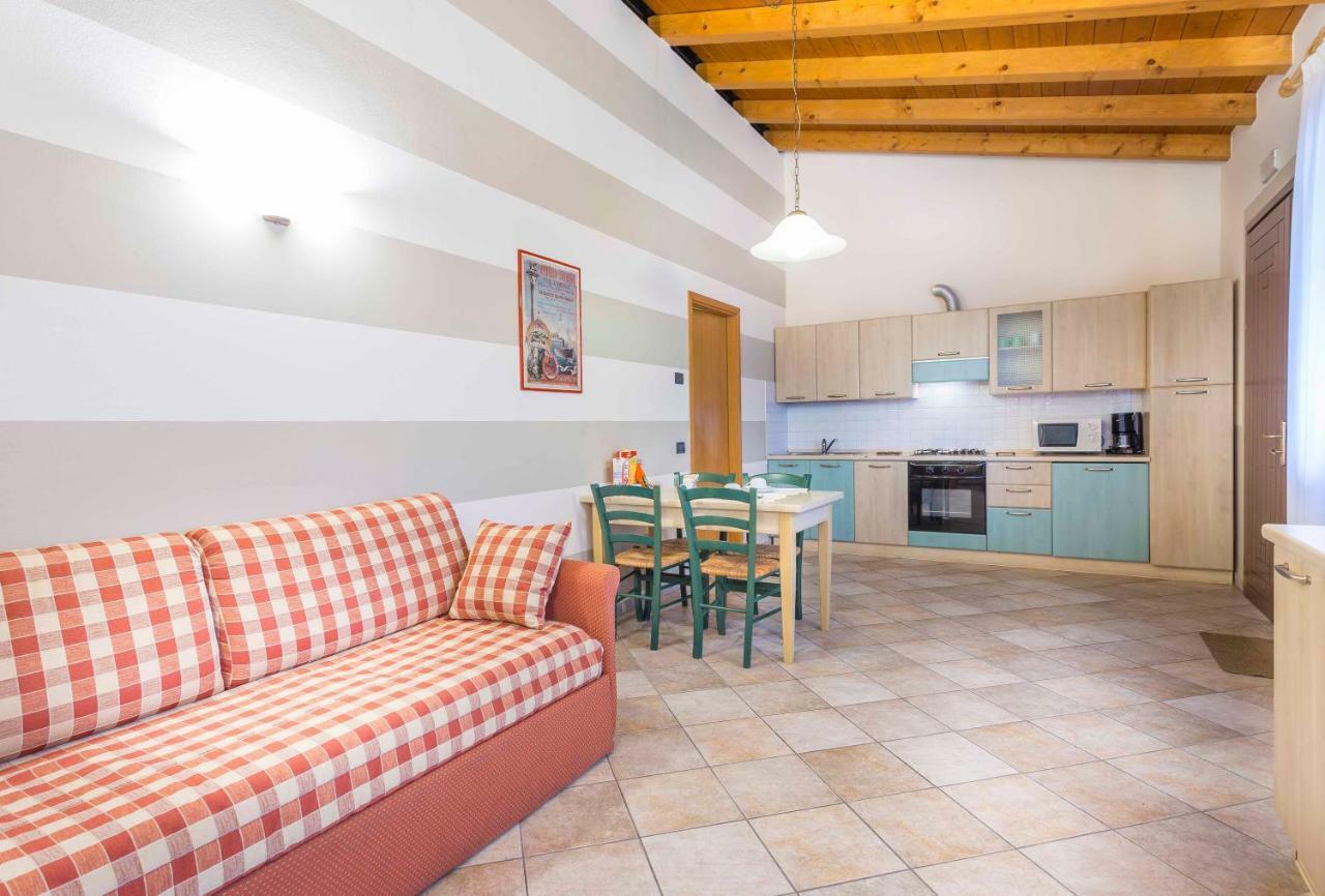 Agriturismo Tenuta Regina - Glamping Luxury Lodges And Apartments Palazzolo dello Stella Exterior photo
