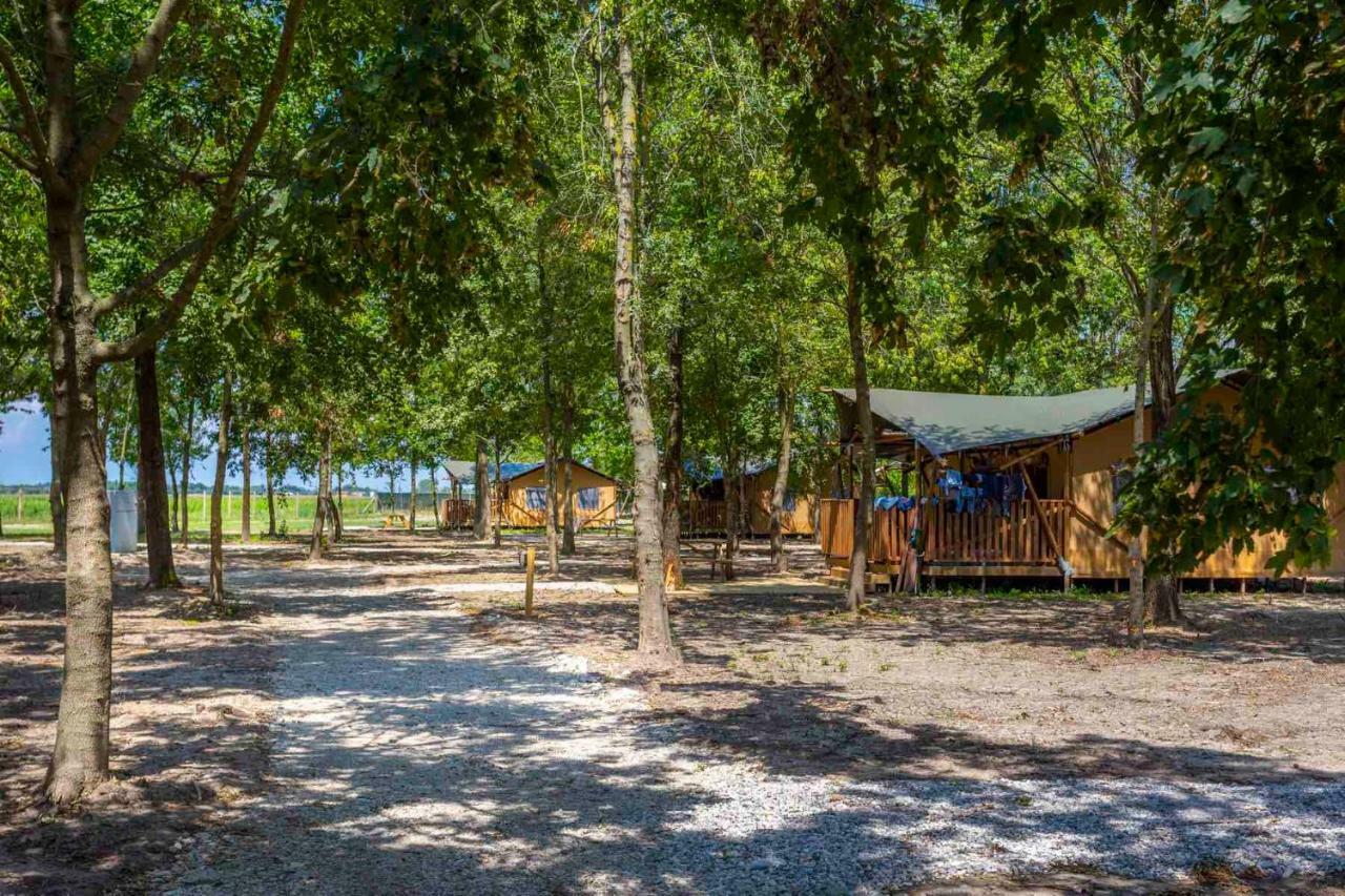 Agriturismo Tenuta Regina - Glamping Luxury Lodges And Apartments Palazzolo dello Stella Exterior photo